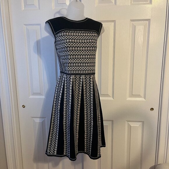Tory Burch Monique black and cream knit pleated sleeveless fit-and-flare dress - Picture 5 of 11